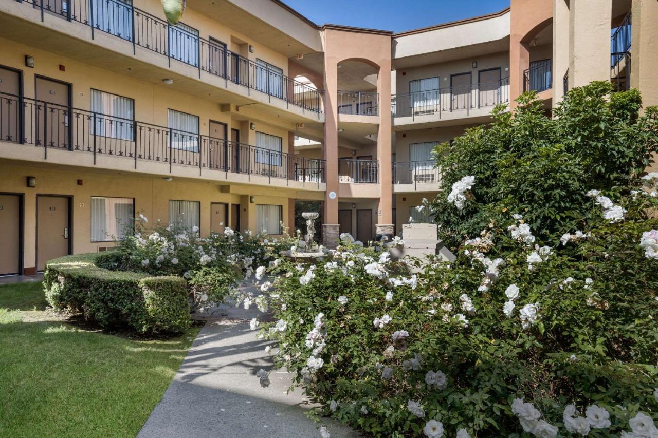 Mainstay Suites Orange County John Wayne Airport Santa Ana Buitenkant foto