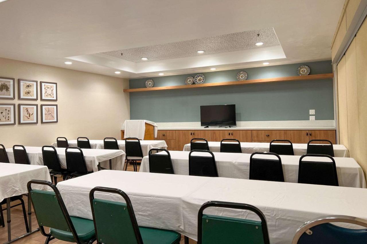 Mainstay Suites Orange County John Wayne Airport Santa Ana Buitenkant foto